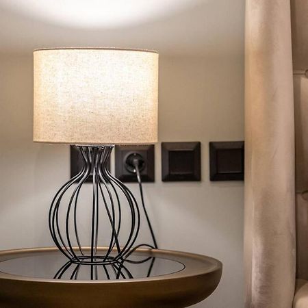 Smaragdi Luxury Jacuzzi Apartment Noho Premium Living Афіни Екстер'єр фото