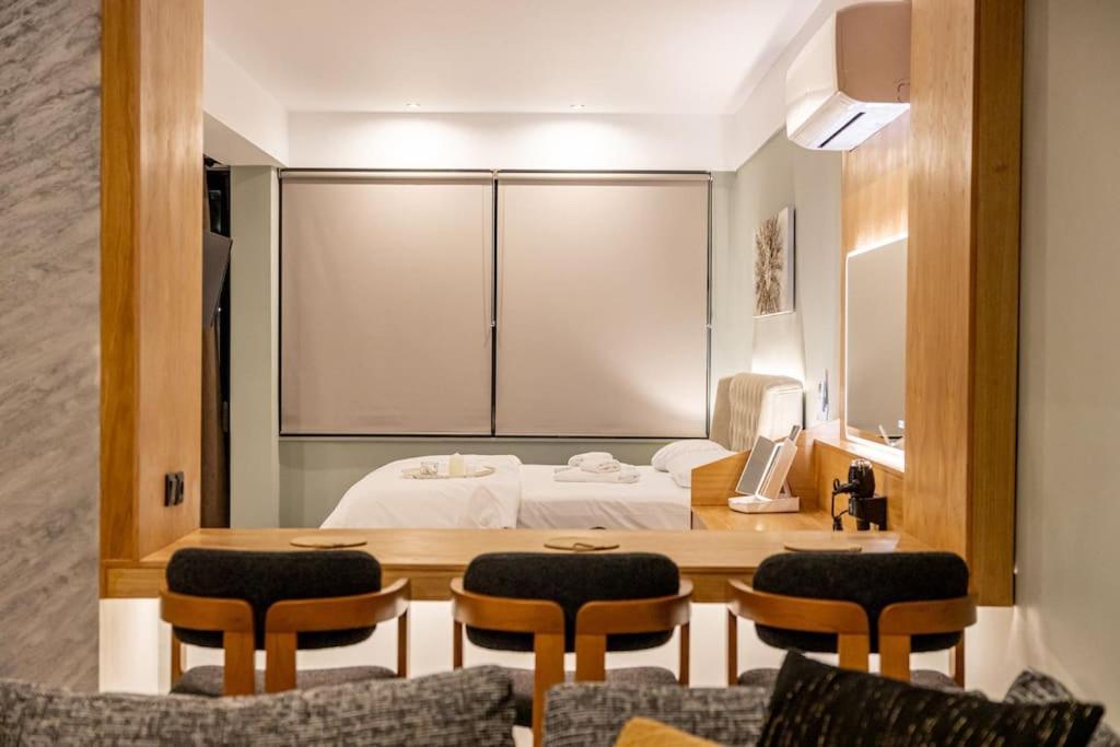 Smaragdi Luxury Jacuzzi Apartment Noho Premium Living Афіни Екстер'єр фото