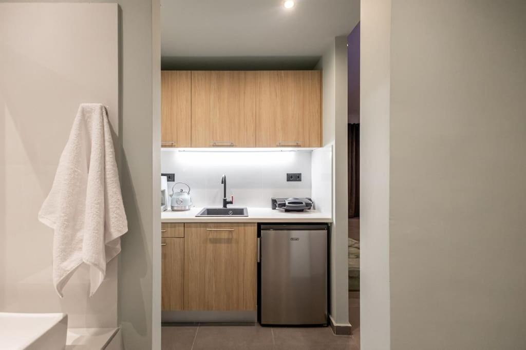 Smaragdi Luxury Jacuzzi Apartment Noho Premium Living Афіни Екстер'єр фото