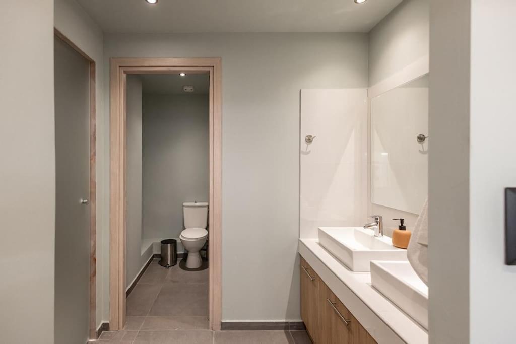 Smaragdi Luxury Jacuzzi Apartment Noho Premium Living Афіни Екстер'єр фото