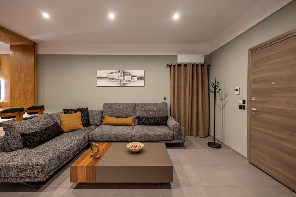 Smaragdi Luxury Jacuzzi Apartment Noho Premium Living Афіни Екстер'єр фото