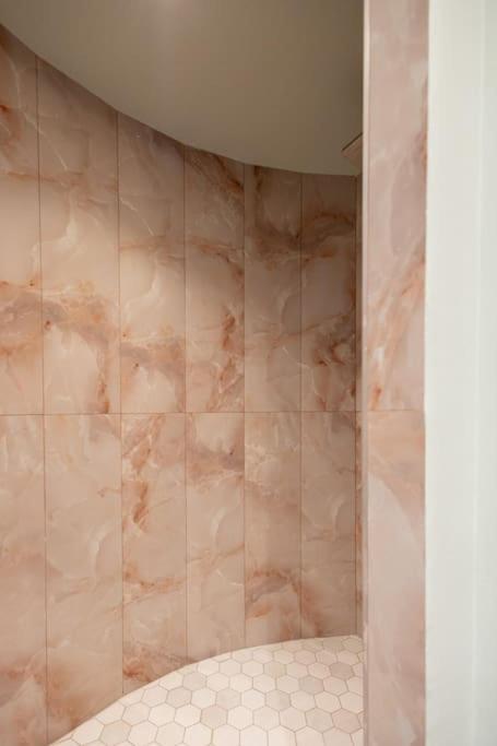 Smaragdi Luxury Jacuzzi Apartment Noho Premium Living Афіни Екстер'єр фото