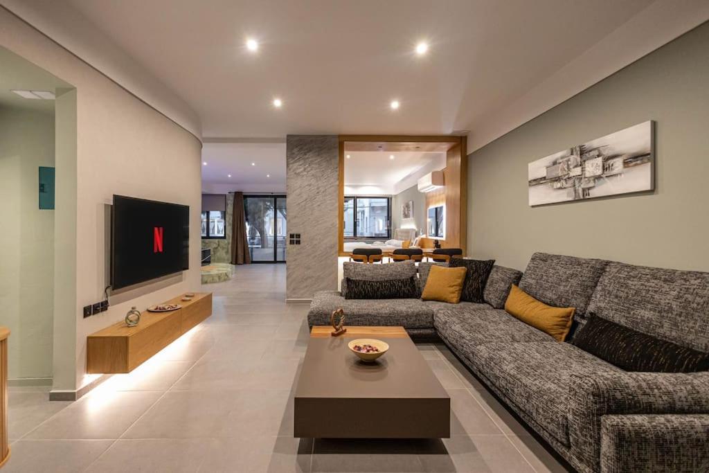 Smaragdi Luxury Jacuzzi Apartment Noho Premium Living Афіни Екстер'єр фото